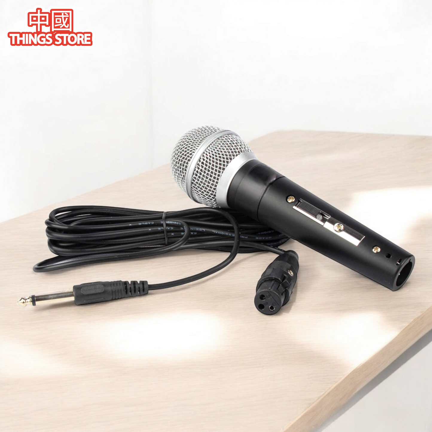 Micrófono con cable