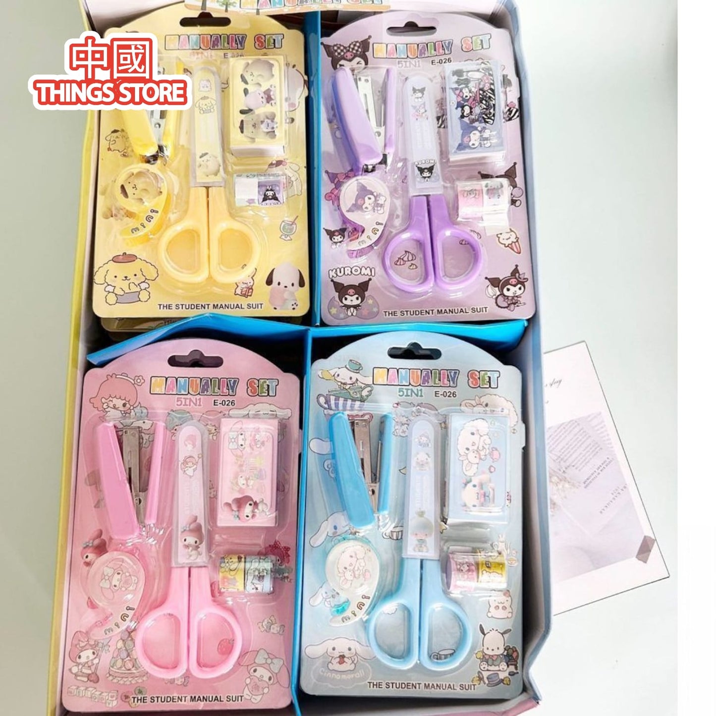 Kit escolar con tijeras