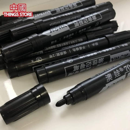 Caja de plumones permanentes